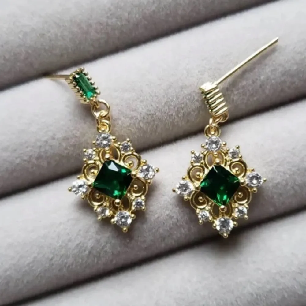 The Green Genesis Earring in gold